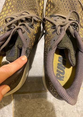 Yılan Desenli Kahverengi Bağcıklı Spor Ayakkabı - Görsel 10