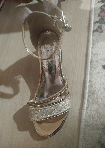 Altın Rengi Tokalı Desenli Topuklu çocuk ayakkabı - Görsel 6