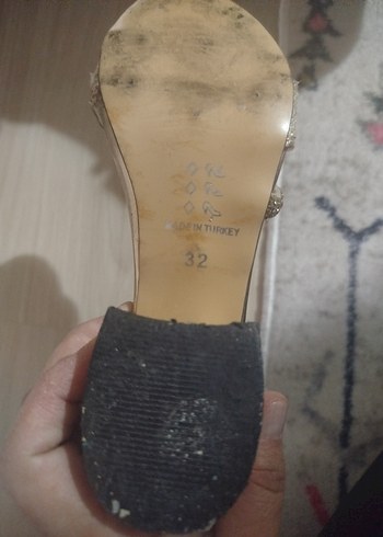 Altın Rengi Tokalı Desenli Topuklu çocuk ayakkabı - Görsel 4