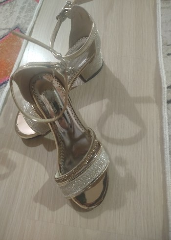 Altın Rengi Tokalı Desenli Topuklu çocuk ayakkabı - Görsel 7