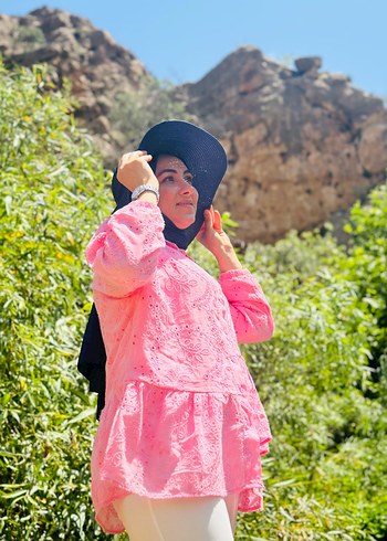 Pembe gömlek