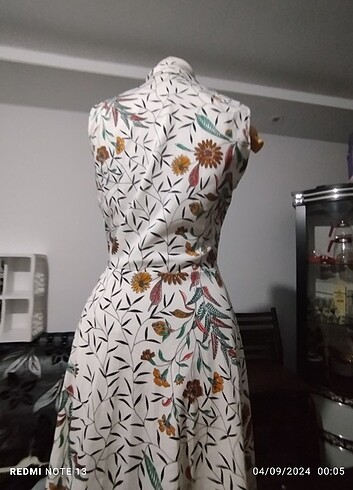 Kısa kollu elbise - Görsel 5