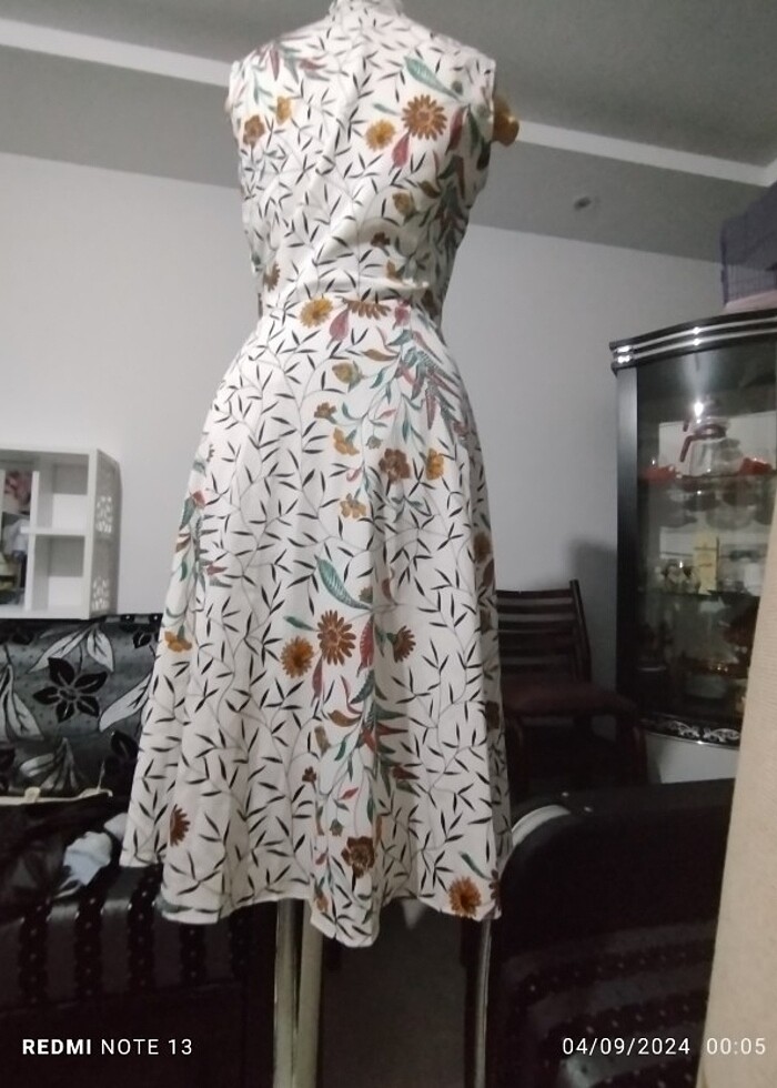 Kısa kollu elbise - Görsel 2