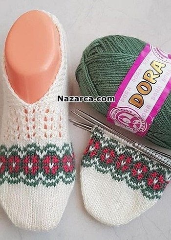 Nakışlı Çok Renkli Kız Çorabı