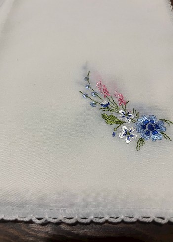 Nakışlı Beyaz Peçeteler - Görsel 2