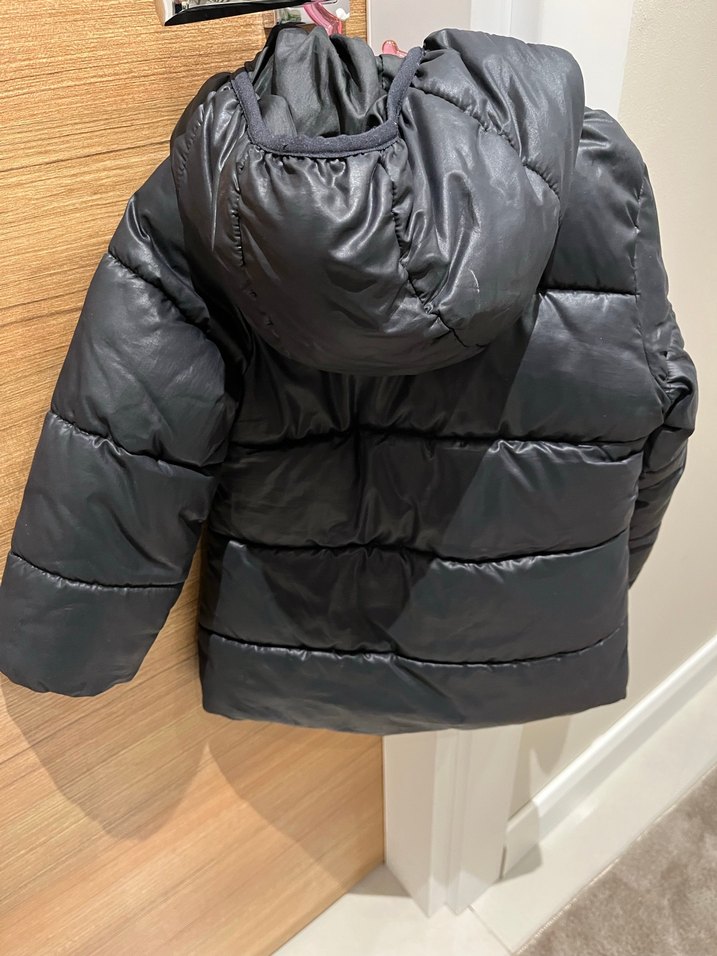 Benetton Kız Çocuk Siyah Kapitone Mont - Görsel 4