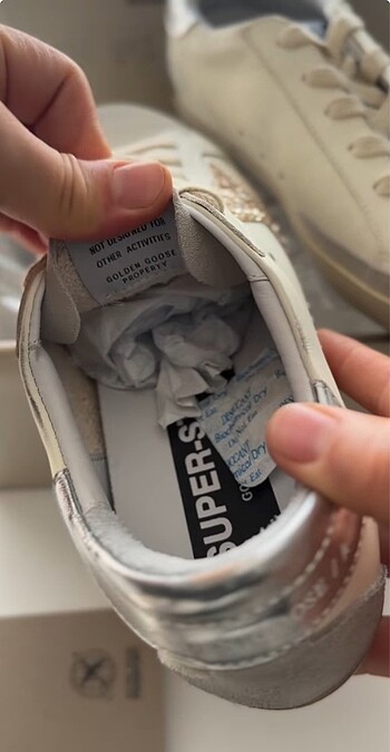 Golden Goose Deluxe Golden goose