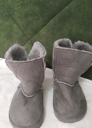 H&M UGG BOT