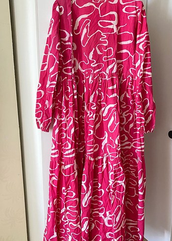 Pembe Batik Desenli Uzun Volanlı Elbise