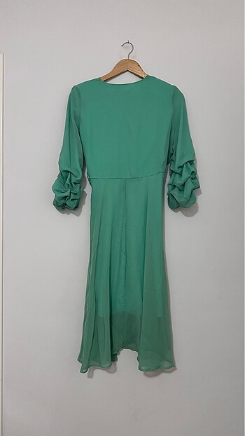 Mint yeşili büzgü kol detaylı şifon misi boy elbise - Görsel 2