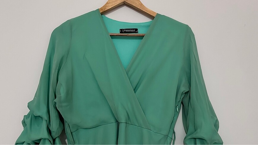 Mint yeşili büzgü kol detaylı şifon misi boy elbise - Görsel 4