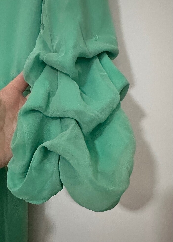 Mint yeşili büzgü kol detaylı şifon misi boy elbise - Görsel 3