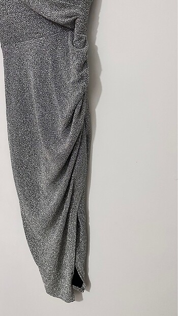 Kalp yaka gümüş gri simli abiye - Görsel 6