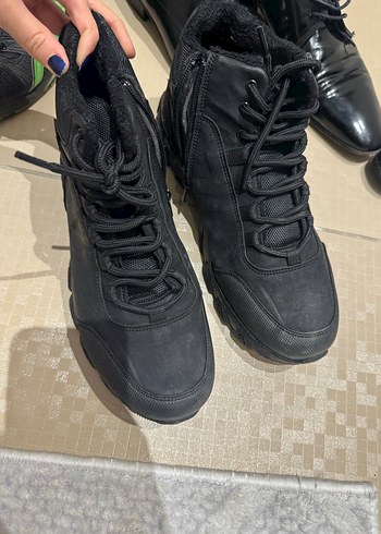 Siyah Bağcıklı Erkek Outdoor Bot - Görsel 2