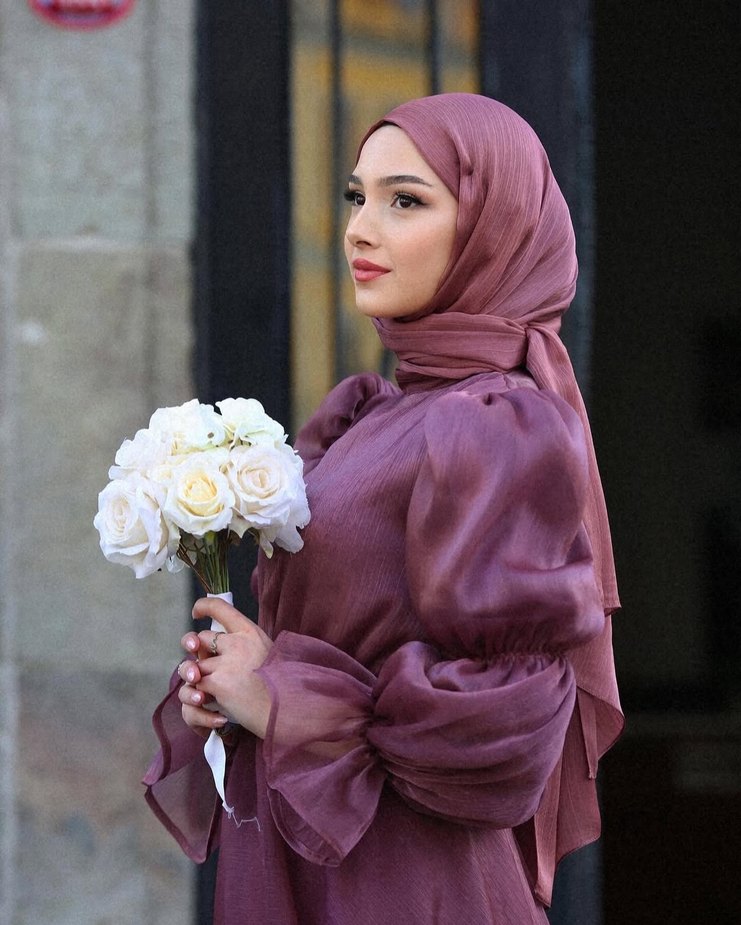 Uzun Kollu Kadın Abiye - Görsel 2