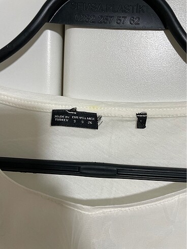 Kısa kollu beyaz tişört önü desenli s beden - Görsel 2