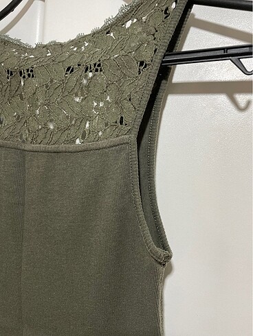 Mavi marka haki rengi askılı tişört - Görsel 5