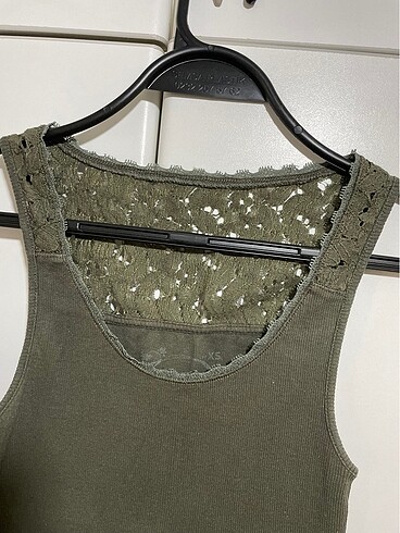 Mavi marka haki rengi askılı tişört - Görsel 2