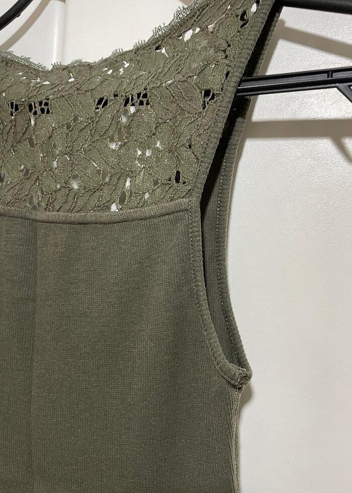 Mavi marka haki rengi askılı tişört - Görsel 5