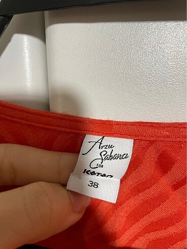 Koton Arzu Sabancı önü bağlamalı bluz - Görsel 2