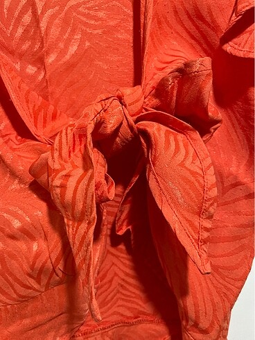 Koton Arzu Sabancı önü bağlamalı bluz - Görsel 5