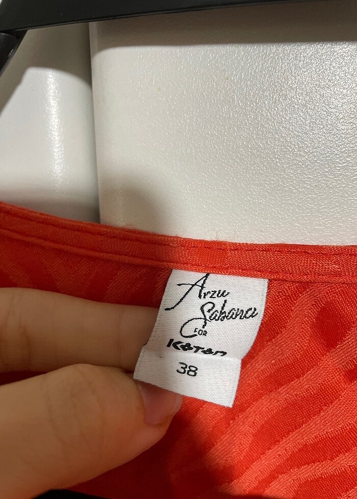 Koton Arzu Sabancı önü bağlamalı bluz - Görsel 2