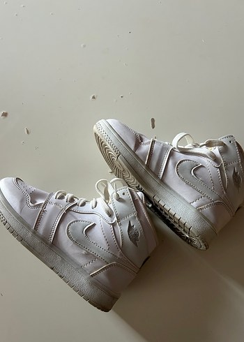 36 Beden Nike spor ayakkabısı