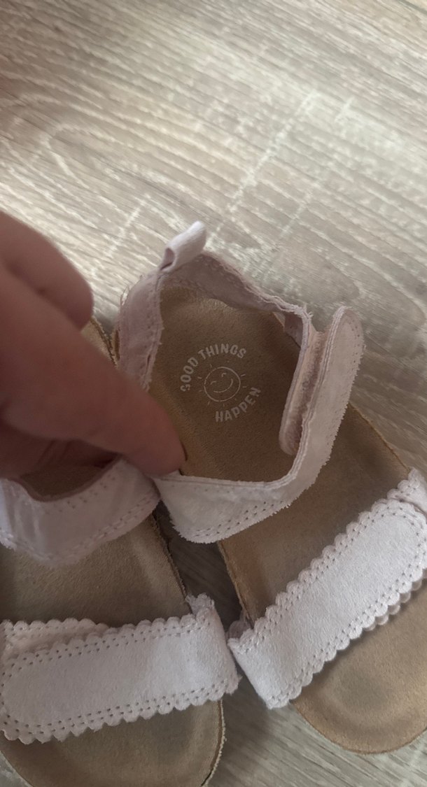 Kız Çocuk Süet Beyaz Velcro Sandalet - Görsel 2