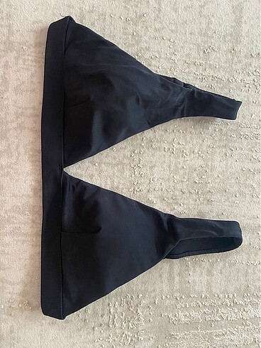 Penti siyah bikini üstü