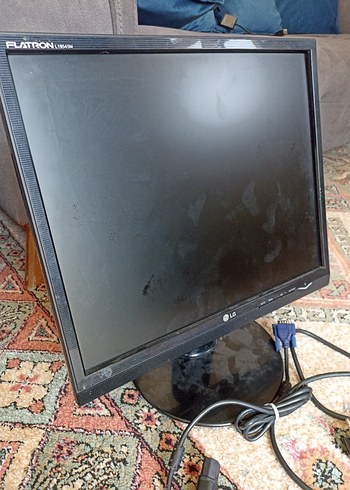 Siyah LG Monitör 19.5 inç temiz sorunsuz tamirsiz - Görsel 6