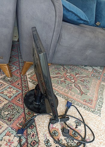 Siyah LG Monitör 19.5 inç temiz sorunsuz tamirsiz - Görsel 8