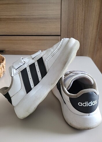 26 Beden beyaz Renk Adidas 26
