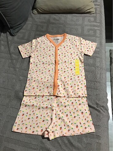 2 Yaş Beden Hello baby pijama takımı