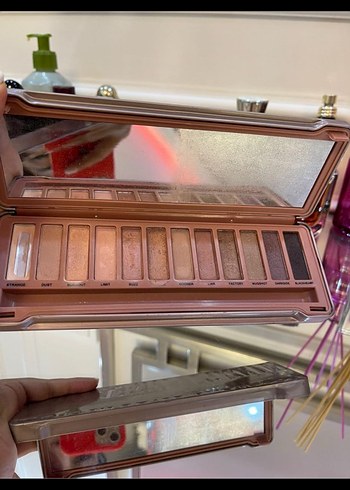 Urban Decay Naked3 Altın Far Paleti - Görsel 3