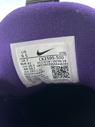 41 Beden çeşitli Renk Nike Spor Ayakkabı %70 İndirimli.
