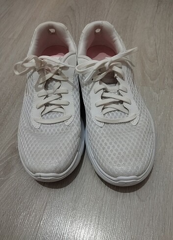37,5 Beden beyaz Renk Skechers bayan spor