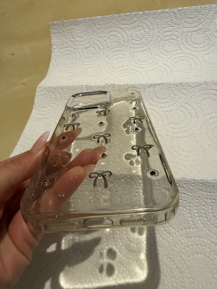 İPhone 16 Pro MaxBej Bohem Fiyonk Detaylı Telefon Kılıfı - Görsel 2