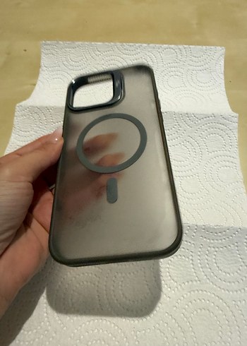 İPhone 16 Pro Max Düğmeli Gri Sokak Stili Telefon Kılıfı - Görsel 2