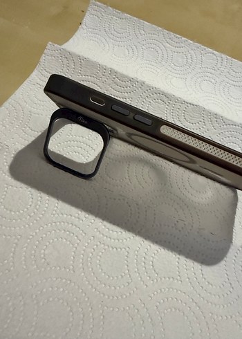 İPhone 16 Pro Max Düğmeli Gri Sokak Stili Telefon Kılıfı - Görsel 6