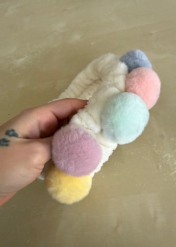Pastel Renkli Peluş Ponponlu Saç Bandı - Görsel 3