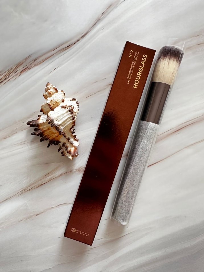 Hourglass No 2 Foundation Brush - Görsel 2