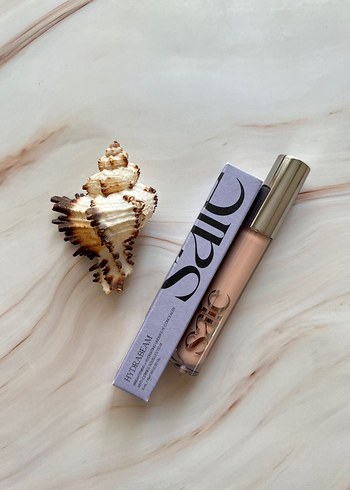Saie Concealer HB One