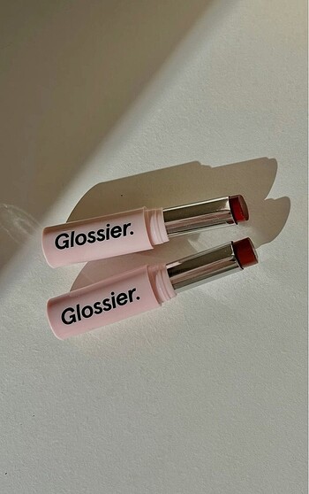 Glossier Ultralip Ruj