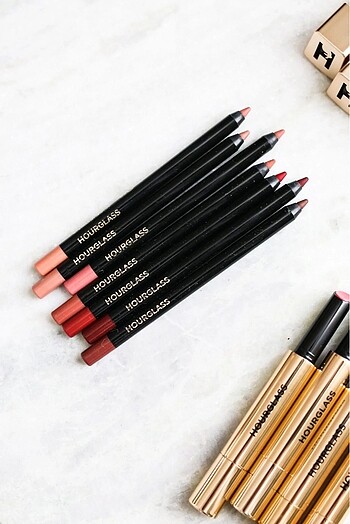 Hourglass Shape&Sculpt Lipliner