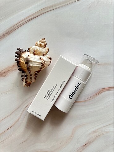 Glossier Haloscope Moonstone