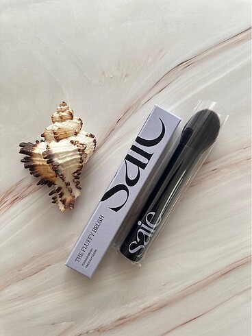 Saie Fluffy Brush