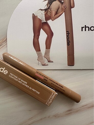 Diğer Rhode Lip Shape Press