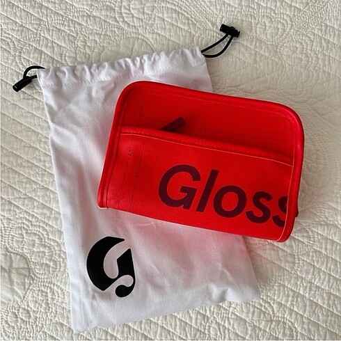 Diğer Glossier Mini The Beauty Bag Red