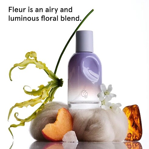 Diğer Glossier You Fleur 50 ml