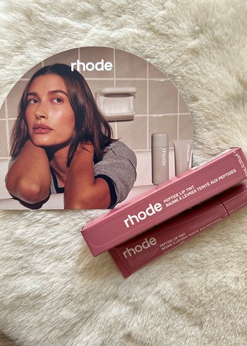 Rhode Peptide Lip Tint Salty Tan
